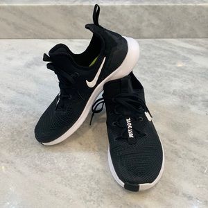 Women’s Black Nike Free